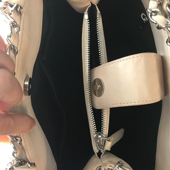 🚫sold🚫Chanel small chain me tote - Picture 6 of 7